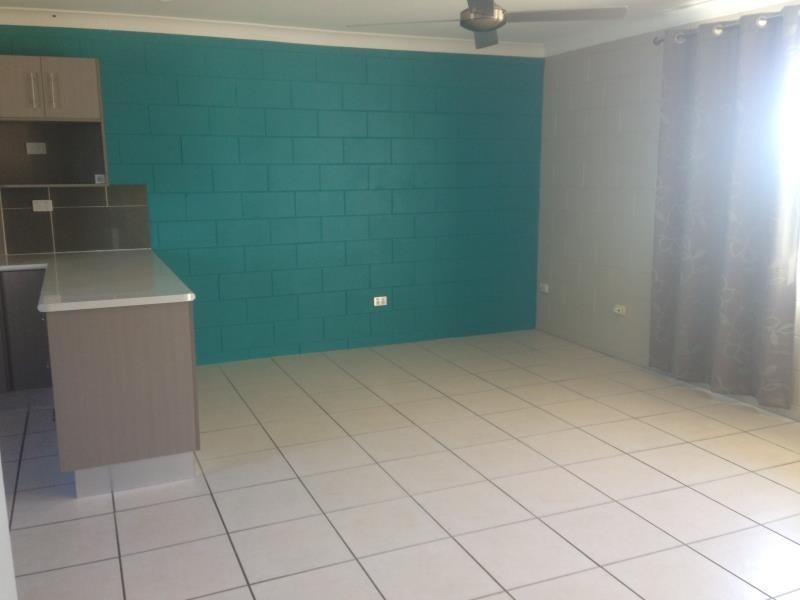 2/4 St Lucia Dve, Rasmussen QLD 4815